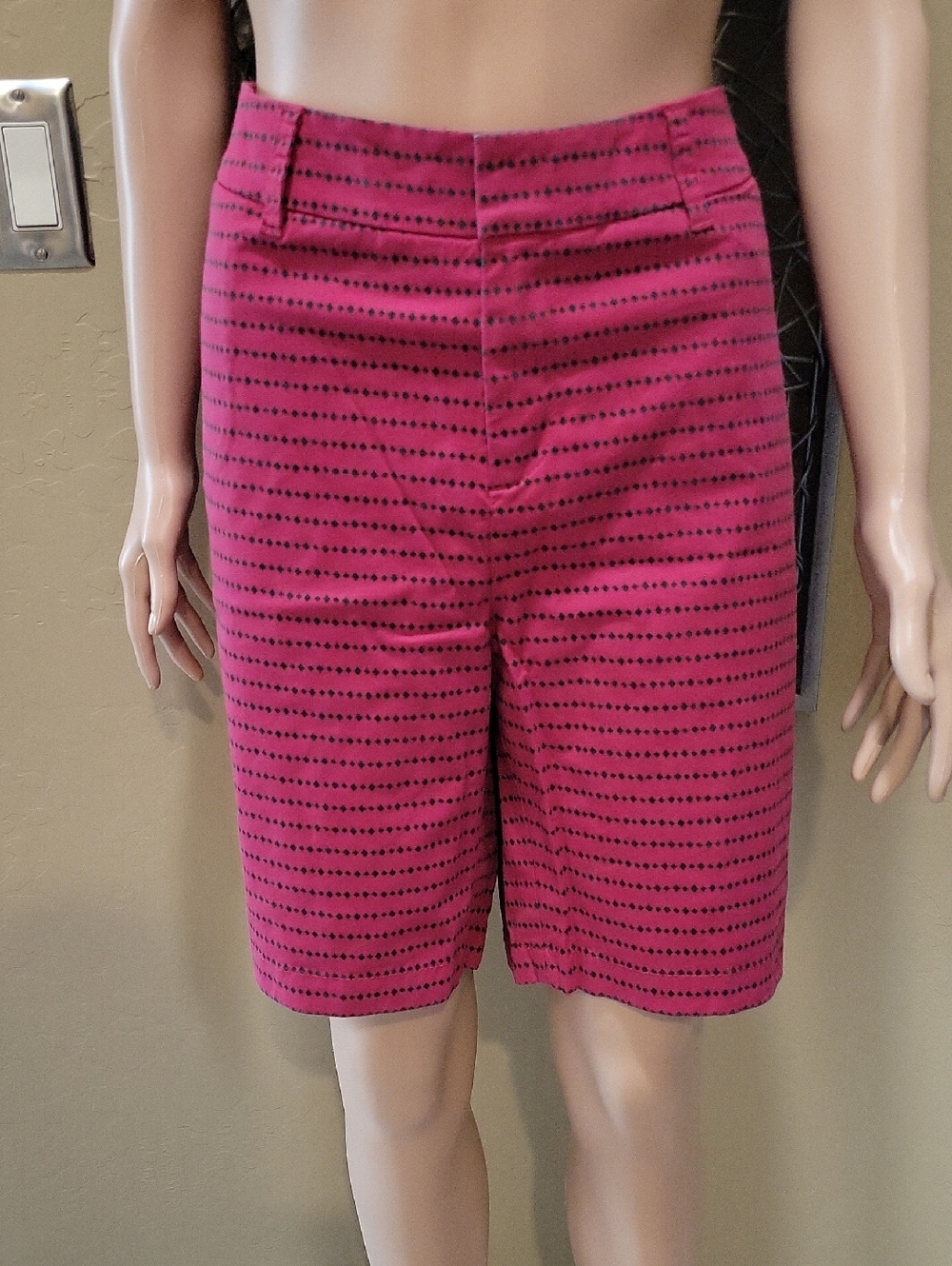 Caslon Women’s Fucshia and Grey Diamond Patterned Bermuda Shorts